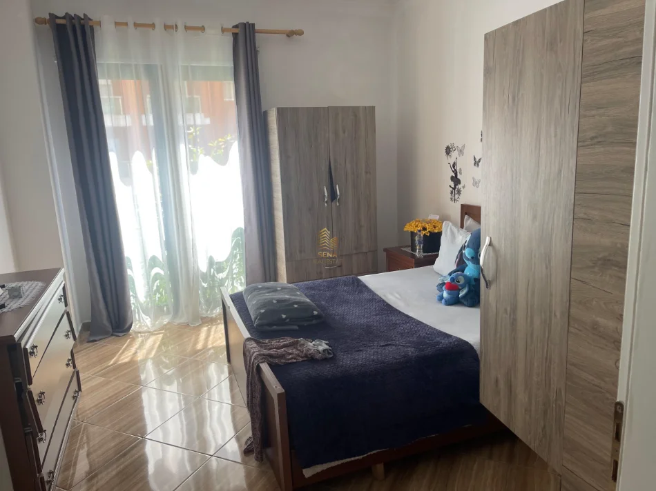 Tirane, jepet me qera apartament 2+1+Ballkon Kati 2, 90 m² 500 € 
