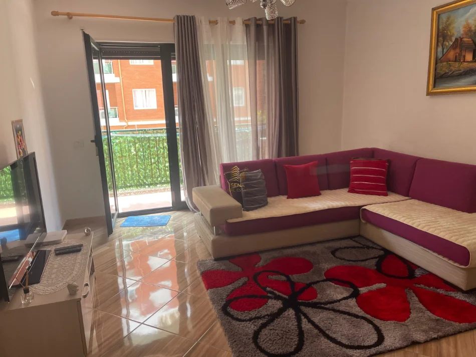 Tirane, jepet me qera apartament 2+1+Ballkon Kati 2, 90 m² 500 € 