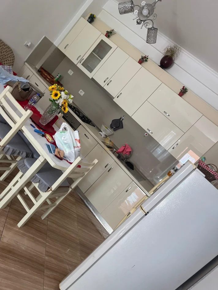 Tirane, jepet me qera apartament 2+1+Ballkon Kati 2, 90 m² 500 € 