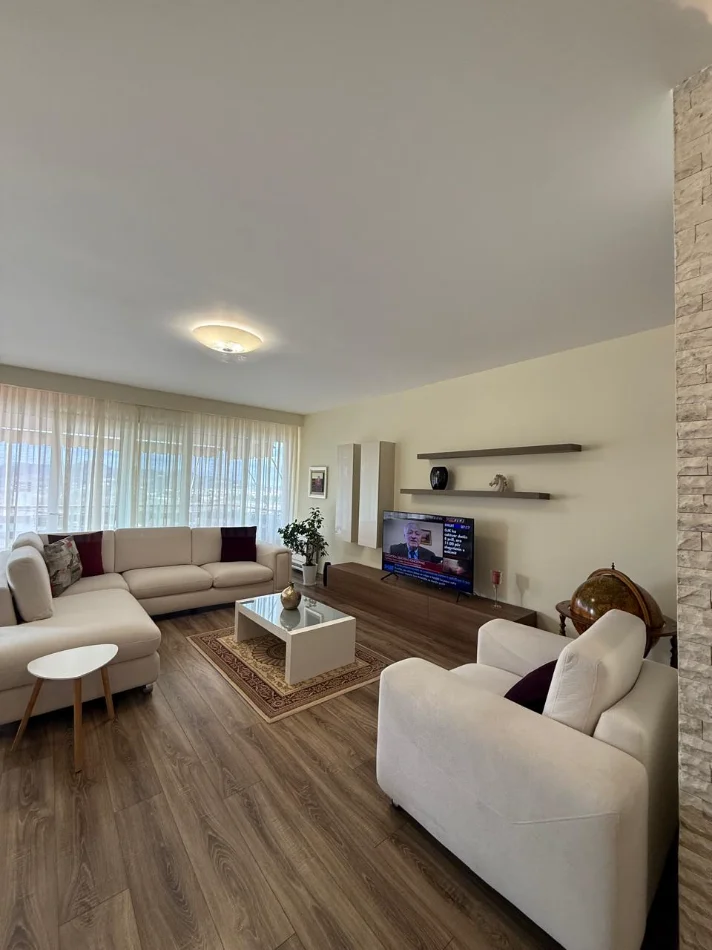Tirane, jepet me qera apartament+verande | Penthouse 2+1+Ballkon Kati 2, 130 m² 1.300 € (Long Hill Residence)