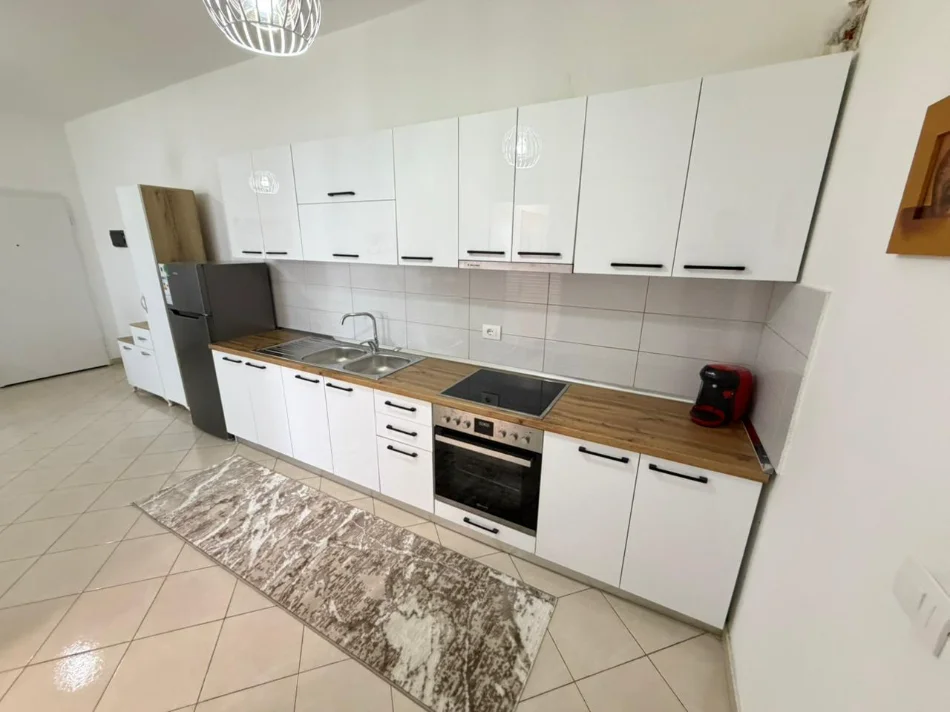 Tirane, jepet me qera apartament Dublex Kati 7, 100 m² 550 € (ASTIR)