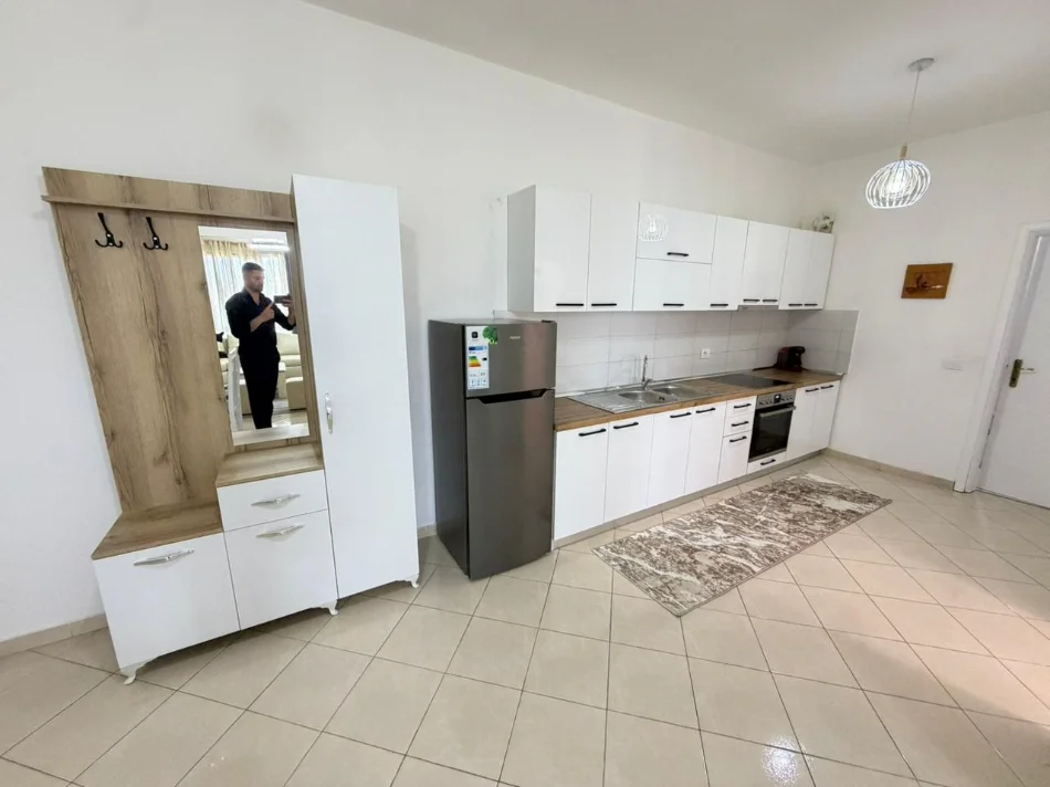 Tirane, jepet me qera apartament Dublex Kati 7, 100 m² 550 € (ASTIR)