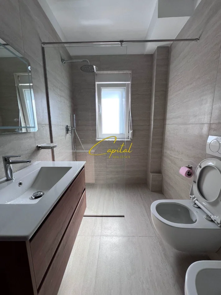 Tirane, jepet me qera apartament 2+1 Kati 4, 75 m² 700 € (RRUGA E ELBASANIT)