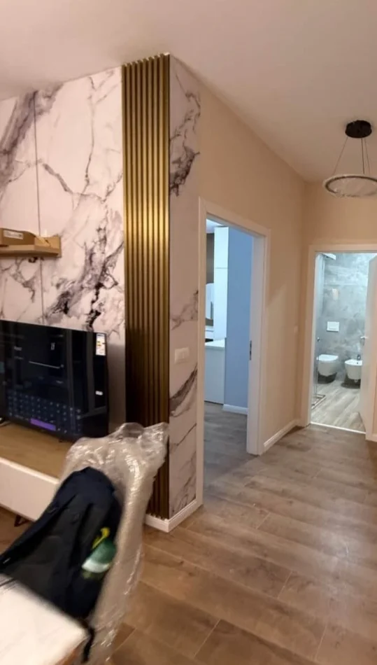 Tirane, jepet me qera apartament 1+1 Kati 5, 75 m² 650 € (ZOGU I ZI)
