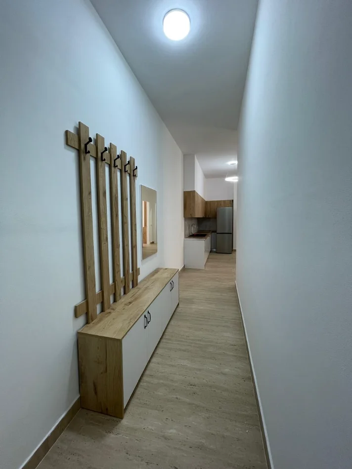 Tirane, jepet me qera apartament 1+1+Ballkon Kati 3, 75 m² 750 € (Kompleksi Delijorgji)