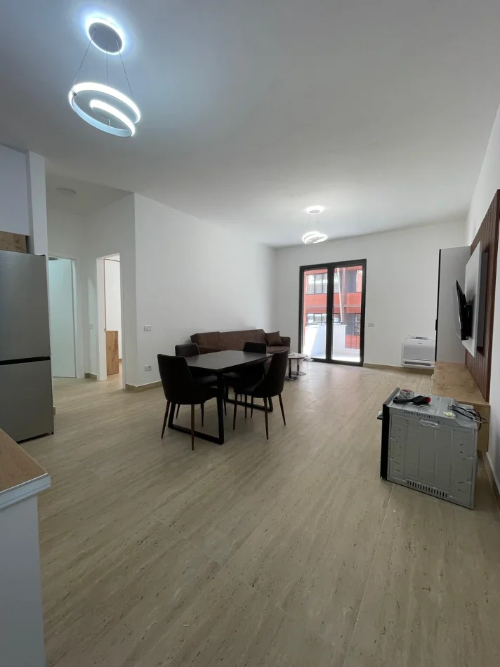 Tirane, jepet me qera apartament 1+1+Ballkon Kati 5, 70 m² 750 € (Kompleksi Delijorgji)