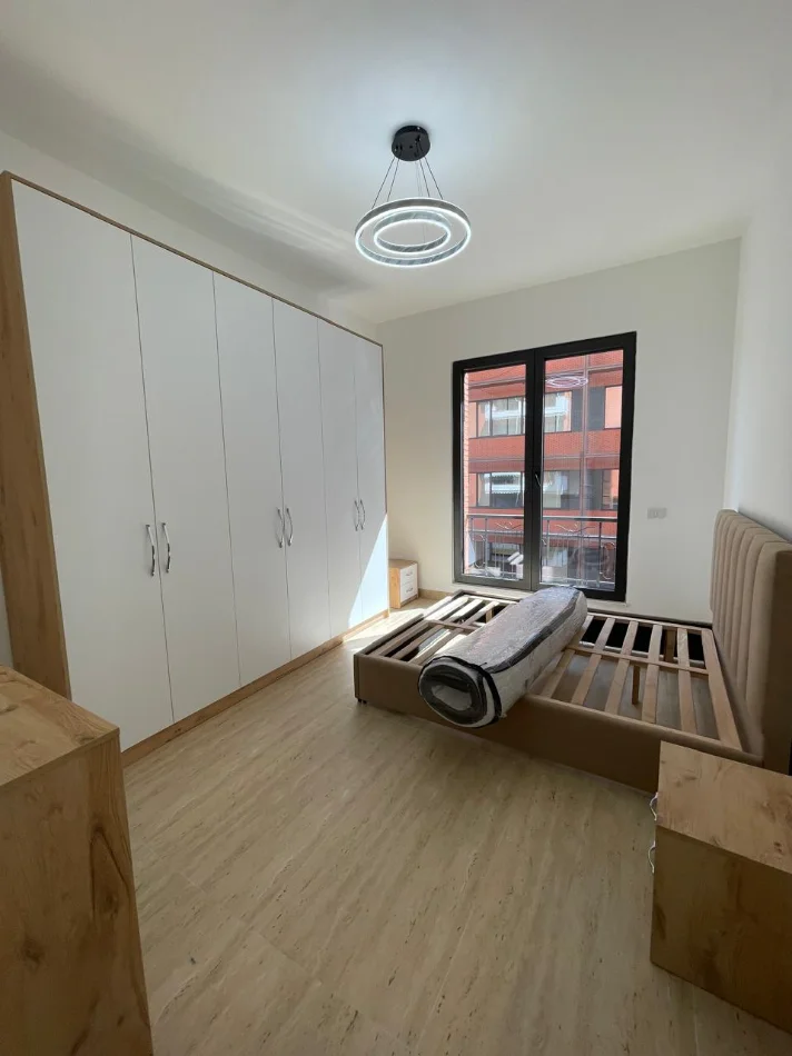 Tirane, jepet me qera apartament 1+1+Ballkon , 78 m² 900 € (Kompleksi Delijorgji, Tiranë)