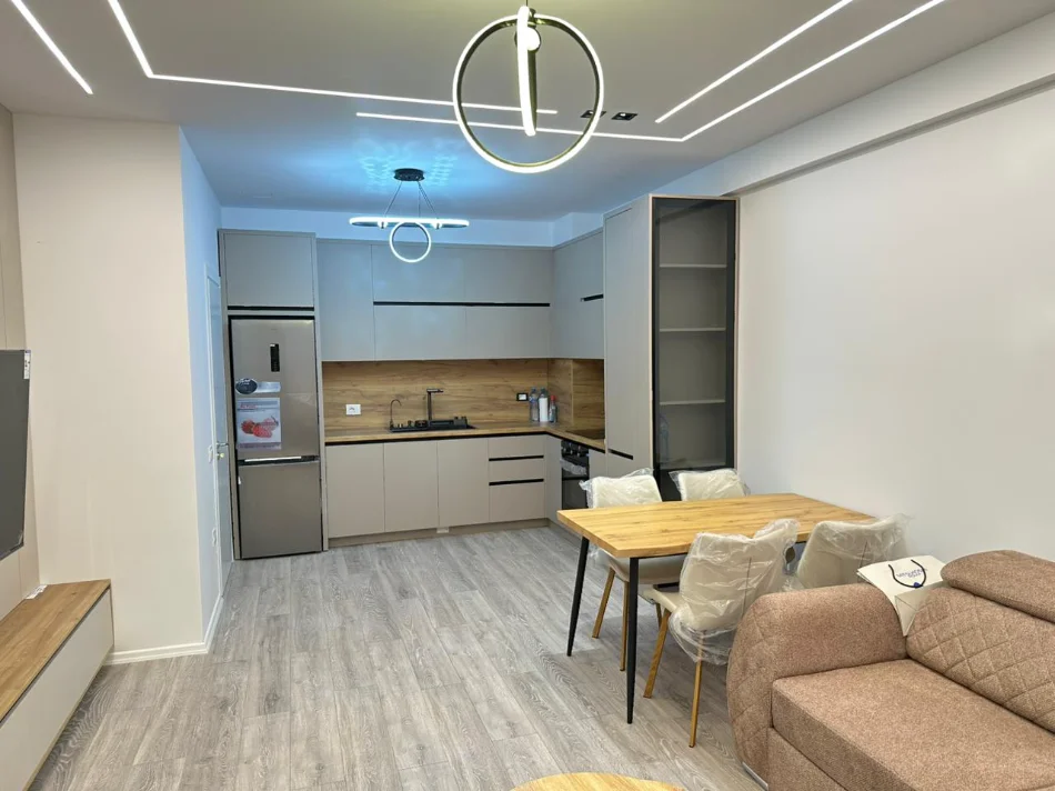 Tirane, jepet me qera apartament 1+1+Ballkon+Post Parkimi, Kati 4, 70 m², 50.000 Leke/Muaj (Astir, Rezidenca Urban Gate)