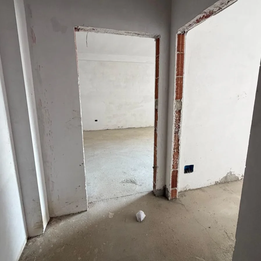 Tirane, shitet 2+1+Ballkon , 106 m² 122.176 € (Paskuqan)