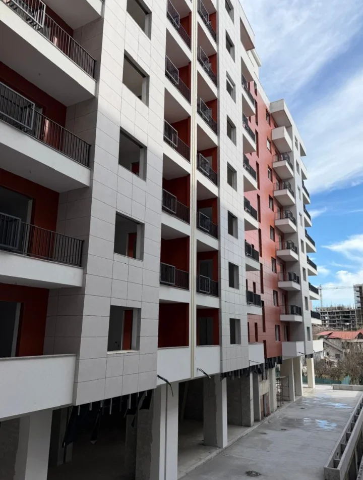 Tirane, shitet apartament 2+1+Ballkon Kati 3, 106 m² 122.176 € (Paskuqan)