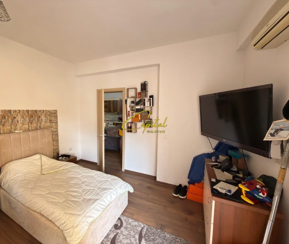 Tirane, jepet me qera apartament 3+1 Kati 4, 120 m² 700 € (KOPSHTI BOTANIK)