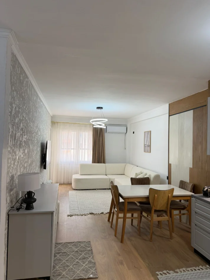 Tirane, shitet apartament 1+1 Kati 5, 67 m² 121.000 € (Rruga Sokrat Miho)