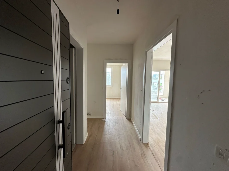 Tirane, shitet apartament 2+1+Ballkon Kati 3, 87 m² 130.000 € (Yzberisht)