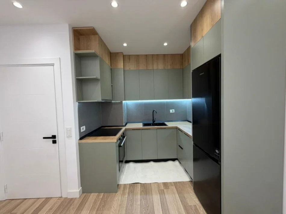 Tirane, shitet apartament 1+1+Ballkon Kati 4, 61 m² 120.000 € (Bulevardi i Ri)