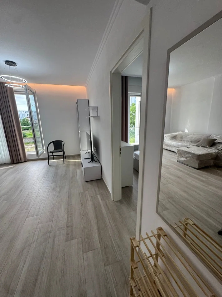 JEPET ME QERA APARTAMENT  ME MOBILIM FRINGO TE RI ,1+1 NE RRUGEN JORDAN MISJA , 600 EURO