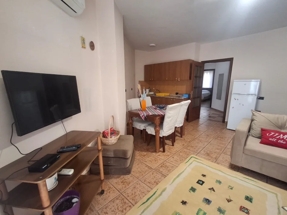 Tirane, jepet me qera apartament 1+1 Kati 3, 65 m² 450 € 