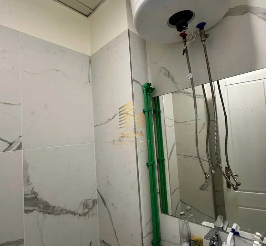 Tirane, jepet me qera ambjent biznesi Kati 0, 35 m² 3.000 € (Rruga e Kavajes)