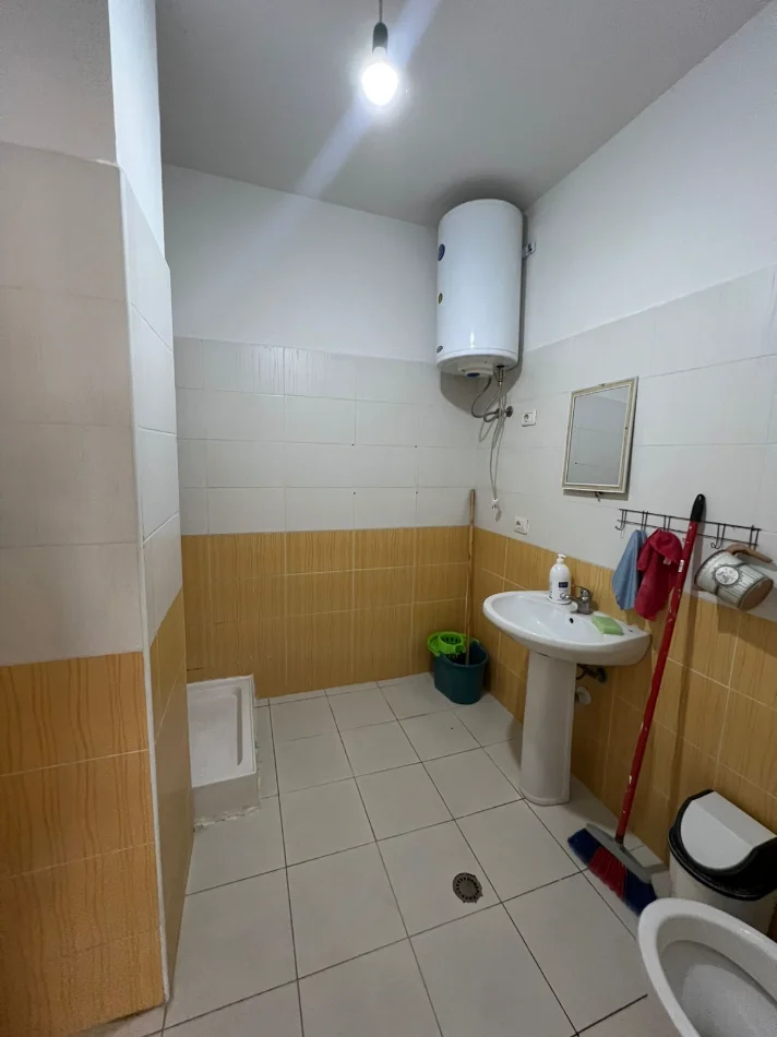 Tirane, jepet me qera apartament 2+1 Kati 5, 115 m² 500 € (Kompleksi Fratar, Astir)