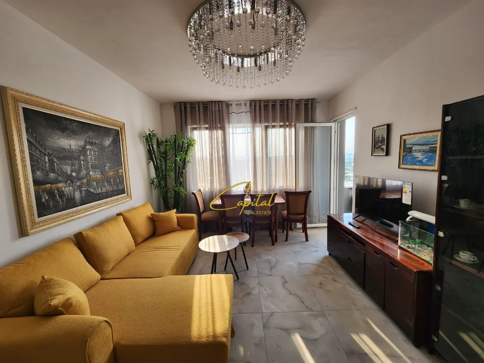 Tirane, jepet me qera apartament 2+1 Kati 7, 90 m² 450 € (UNIVERS CITY)
