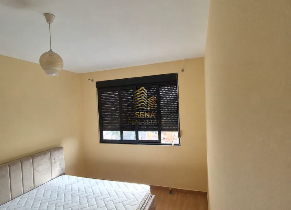 Tirane, jepet me qera ambjent biznesi Kati 7, 80 m² 550 € (Brryli)