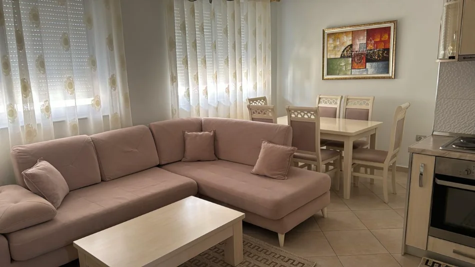Tirane, jepet me qera apartament 2+1+Aneks+Ballkon Kati 5, 100 m² 600 € (Pallatet almak)