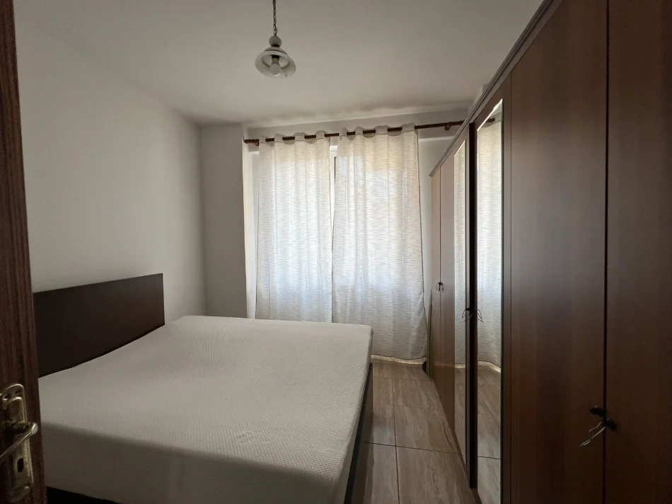 Tirane, jepet me qera apartament 2+1 Kati 5, 115 m² 500 € (Kompleksi Fratar, Astir)