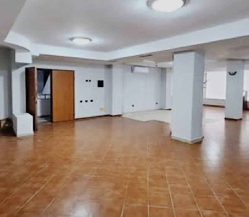 Shqiperi, jap me qera ambjent biznesi Kati 2, 700 m² 700 € 