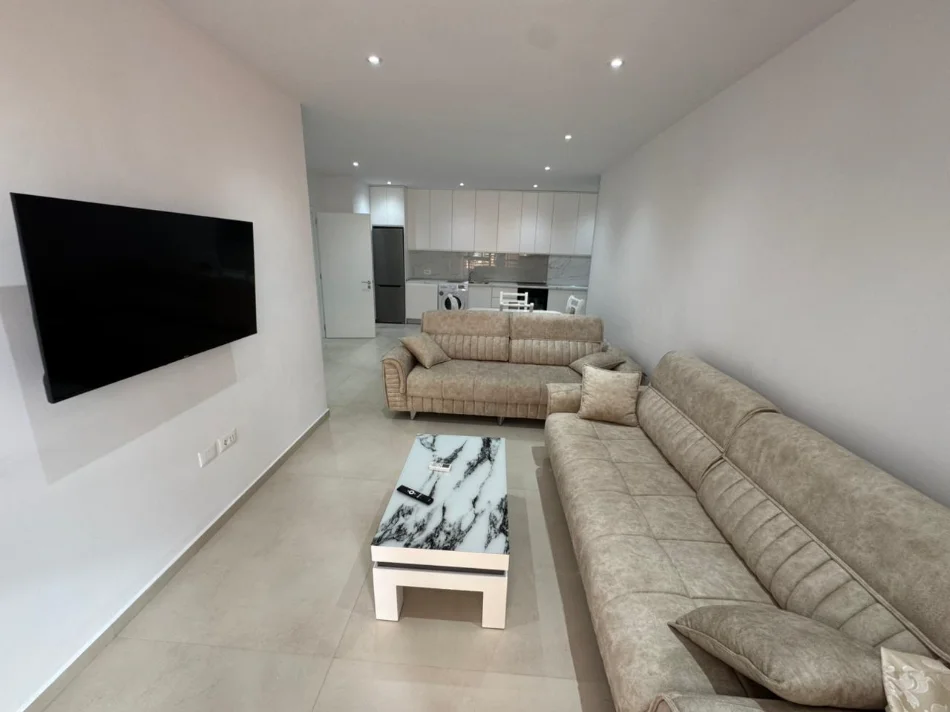 Tirane, jepet me qera apartament 2+1 Kati 5, 115 m² 850 € (21 dhjetori)