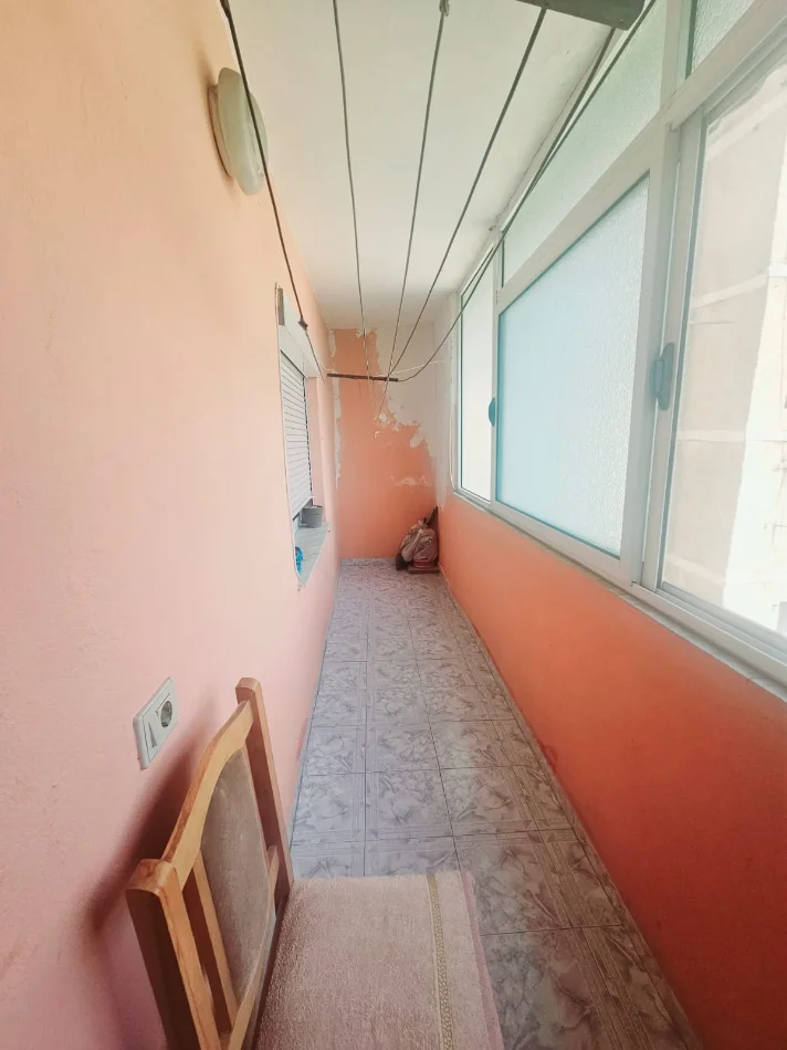 Tirane, jepet me qera apartament 2+1 Kati 4, 420 € (Pazari i Ri)