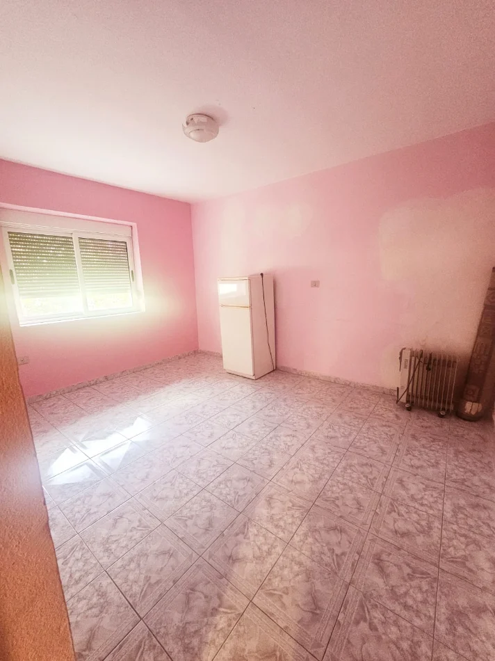 Tirane, jepet me qera apartament 2+1 Kati 4, 420 € (Pazari i Ri)