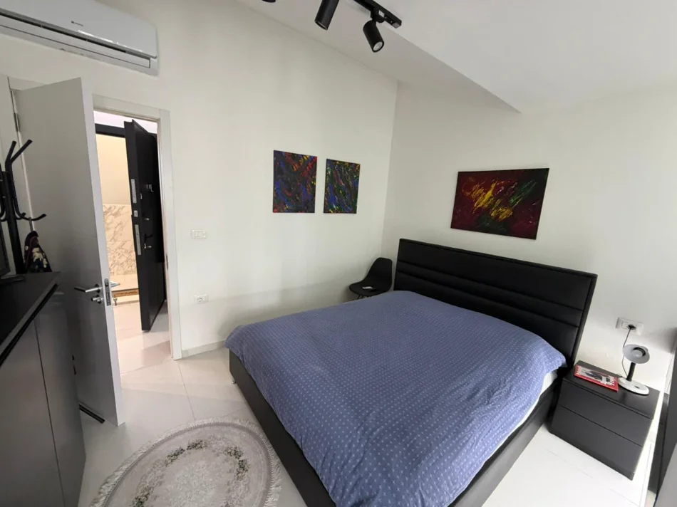 Tirane, shitet apartament 1+1 Kati 5, 55 m² 105.000 € (linze)