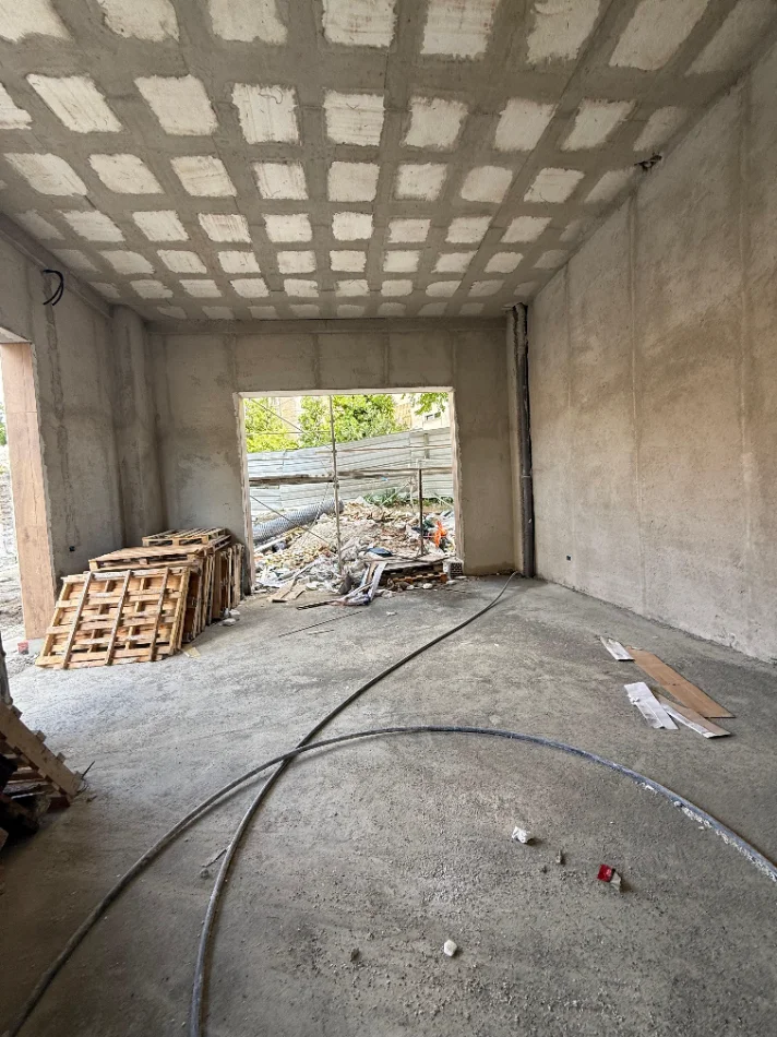Tirane, shitet ambjent biznesi Kati 0, 54 m² 193.000 € (RRUGA MIHAL GRAMENO)