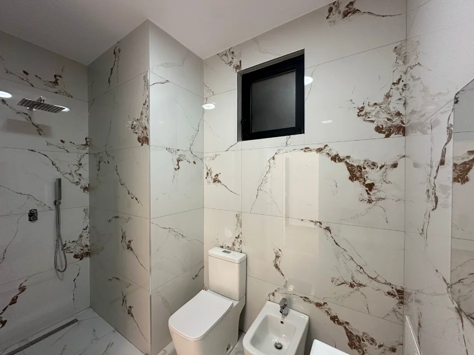 Tirane, shitet apartament 2+1 Kati 4, 107 m², Liqeni i Thate, 27.300.000 Leke