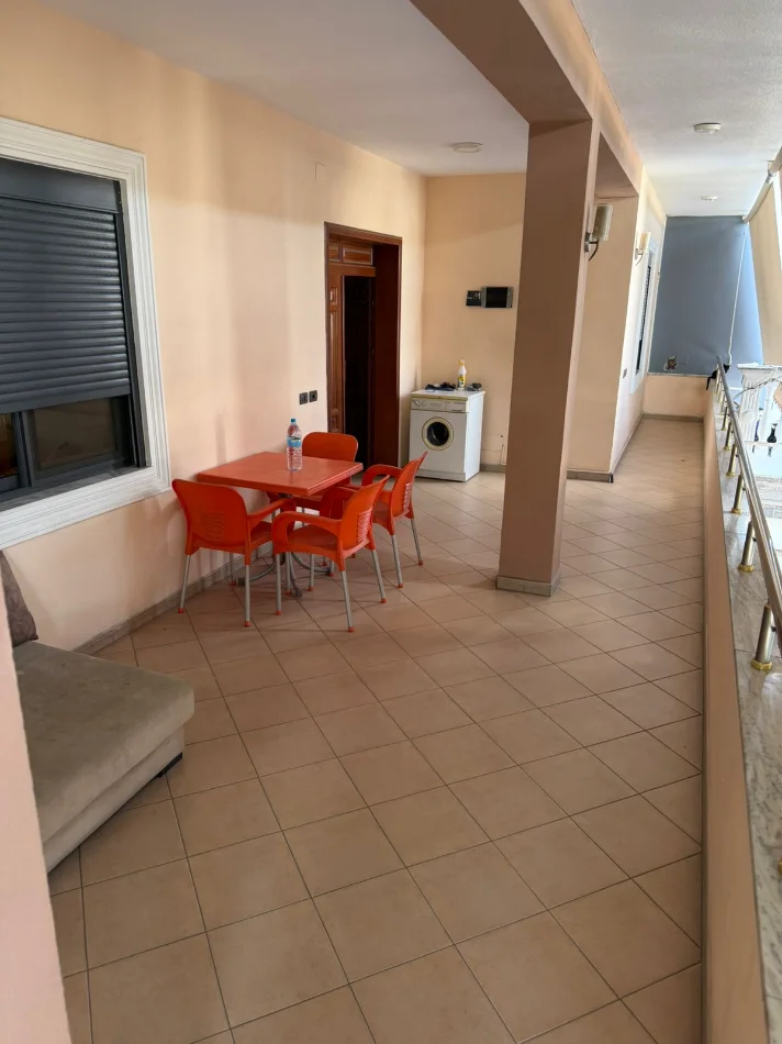 Tirane, jepet me qera apartament 2+1+Aneks+Ballkon Kati 2, 126 m² 500 € (5 Maji, Rruga Kole Xhumari.)