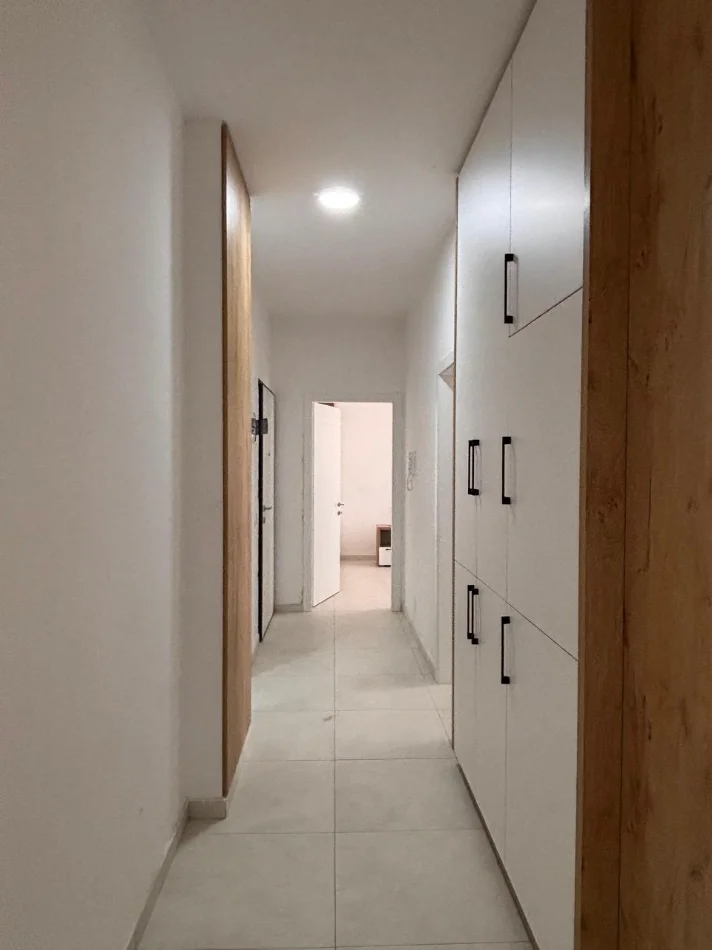 Tirane, jepet me qera apartament 2+1 , (siri kodra)