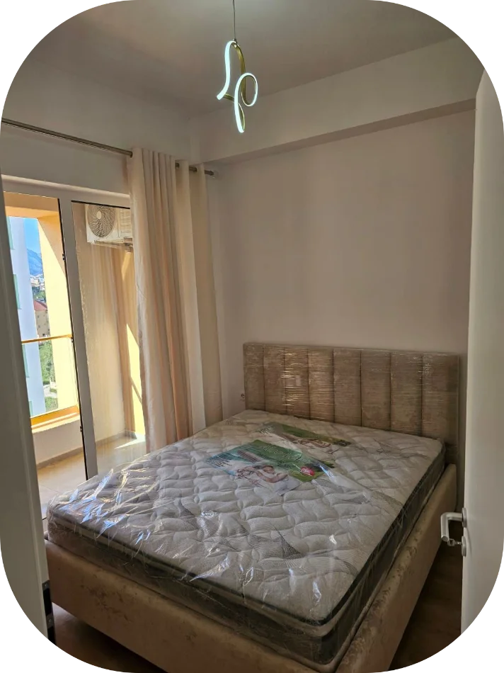 Tirane, jepet me qera apartament 1+1+Ballkon Kati 5, 65 m² 400 € (Ali Demi, Rezidenca Kaimi)