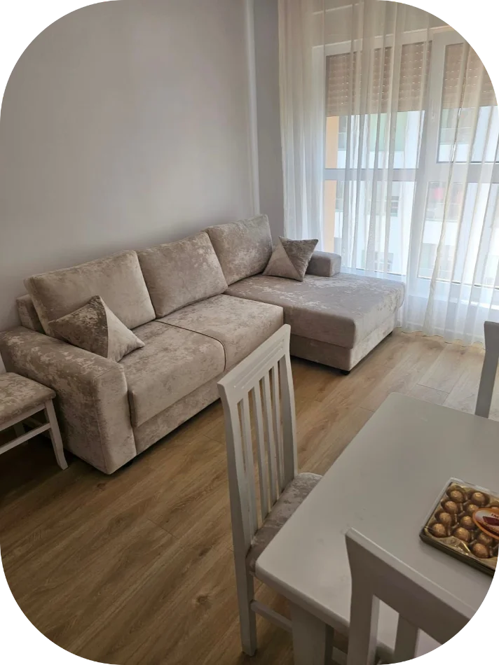 Tirane, jepet me qera apartament 1+1+Ballkon Kati 5, 65 m² 400 € (Ali Demi, Rezidenca Kaimi)