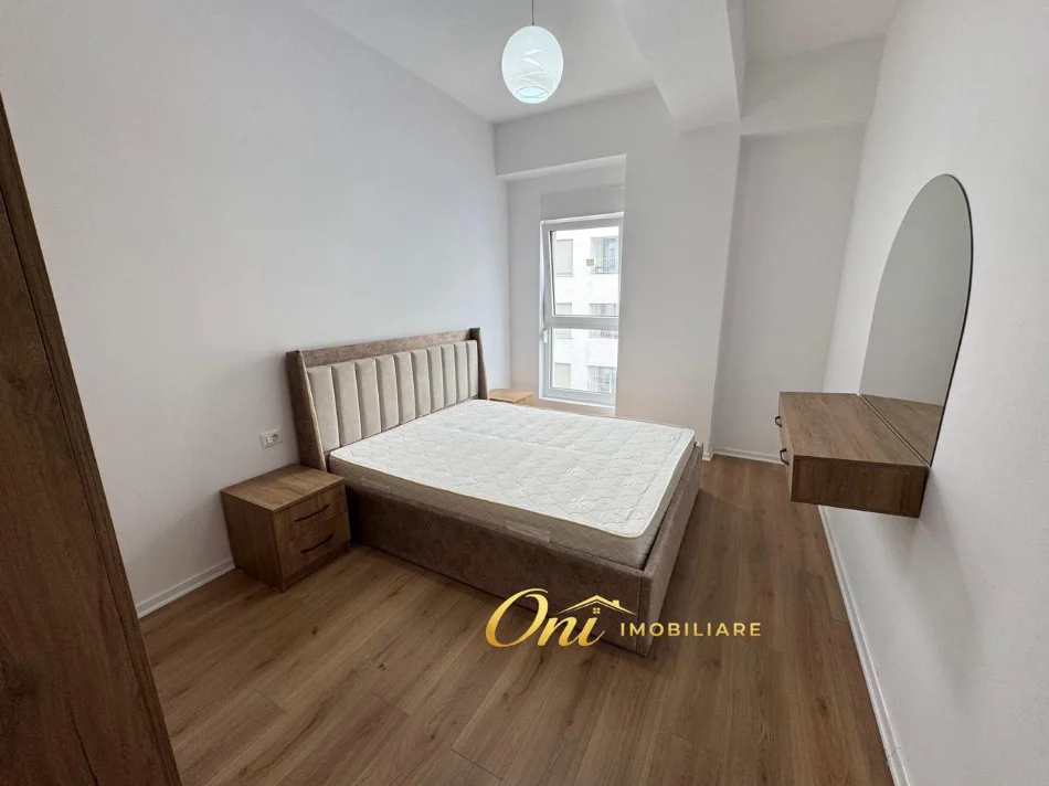 Tirane, jepet me qera apartament 1+1 Kati 5, 60 m² 390 € (ALI DEMI)