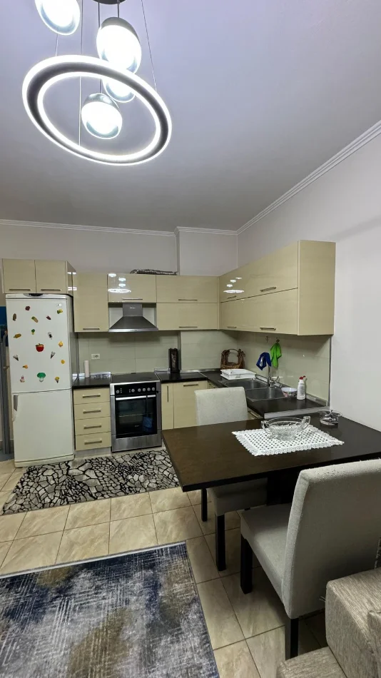 Tirane, jap me qera apartament 2+1 Kati 5, 85 m² 501 € 