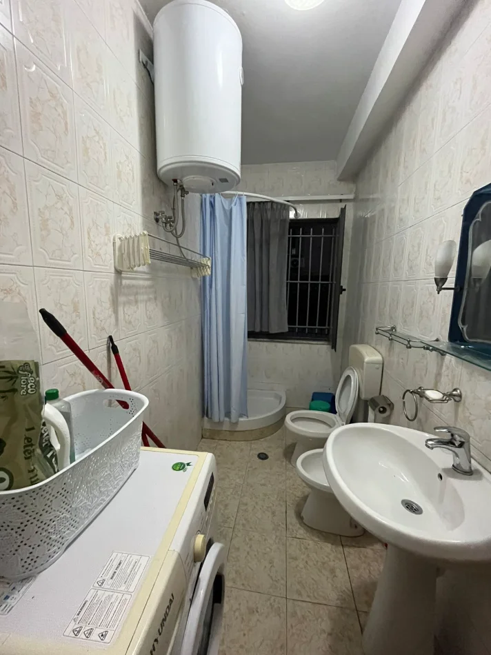 Jepet me Qera Garsoniere e mobiluar për dy persona në Vasil Shanto, 400 mije leke