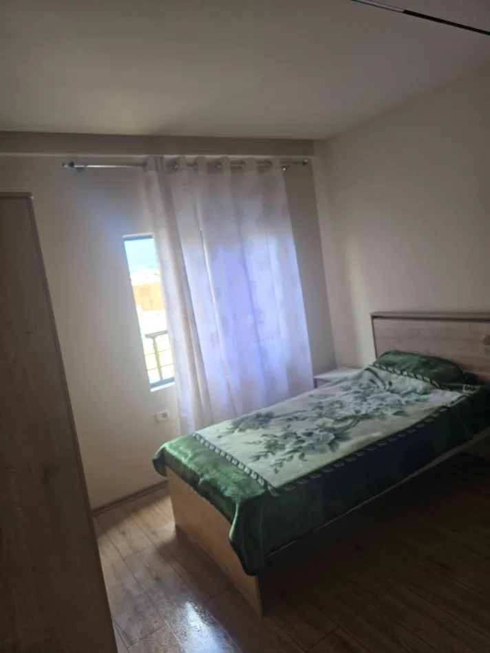 Tirane, jepet me qera apartament 1+1 Kati 3, 70 m² 450 € (DON BOSKO)