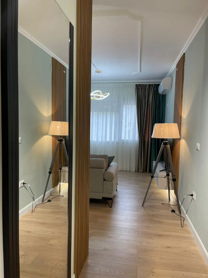 Tirane, jepet me qera apartament 1+1 Kati 2, 950 € 