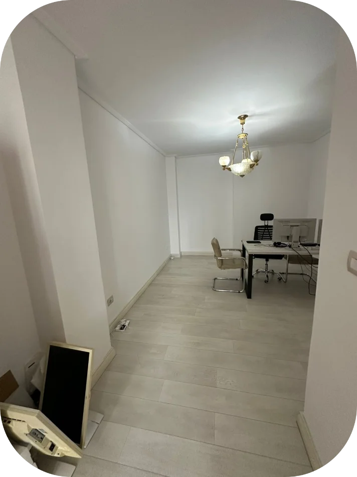 Tirane, jepet me qera ambjent biznesi Kati 4, 110 m² 1.000 € (Bllok, Tiranë)