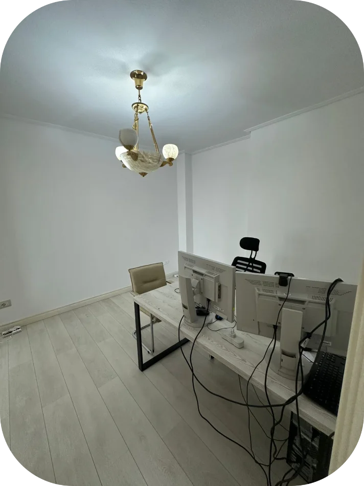 Tirane, jepet me qera ambjent biznesi Kati 4, 110 m² 1.000 € (Bllok, Tiranë)