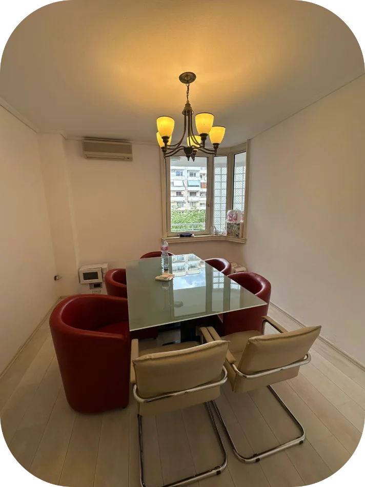 Tirane, jepet me qera ambjent biznesi Kati 4, 110 m² 1.000 € (Bllok, Tiranë)