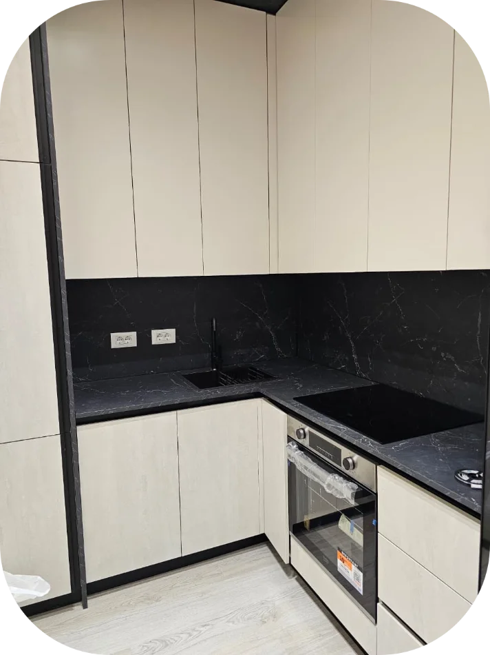 Tirane, jepet me qera apartament 2+1+Ballkon Kati 5, 115 m² 1.600 € (Kompleksi Delijorgji, Tiranë)