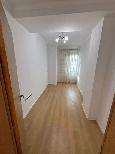 Tirane, shitet apartament 2+1 Kati 2, 89 m² 135.000 € (Fresku)