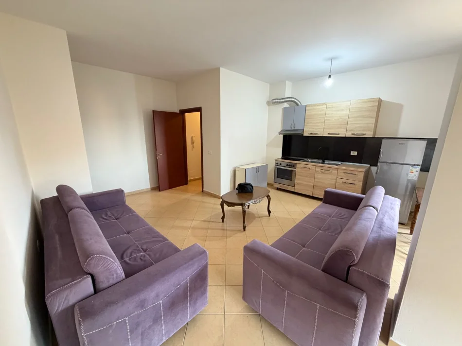 Tirane, jepet me qera apartament 1+1 Kati 3, 60 m² 💰 Çmimi: 35,000 lek / muaj (jordan misja)