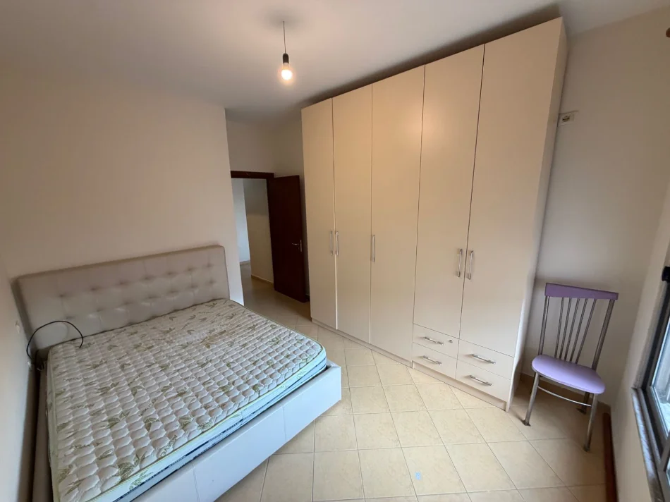 Tirane, jepet me qera apartament 1+1 Kati 3, 60 m² 💰 Çmimi: 35,000 lek / muaj (jordan misja)