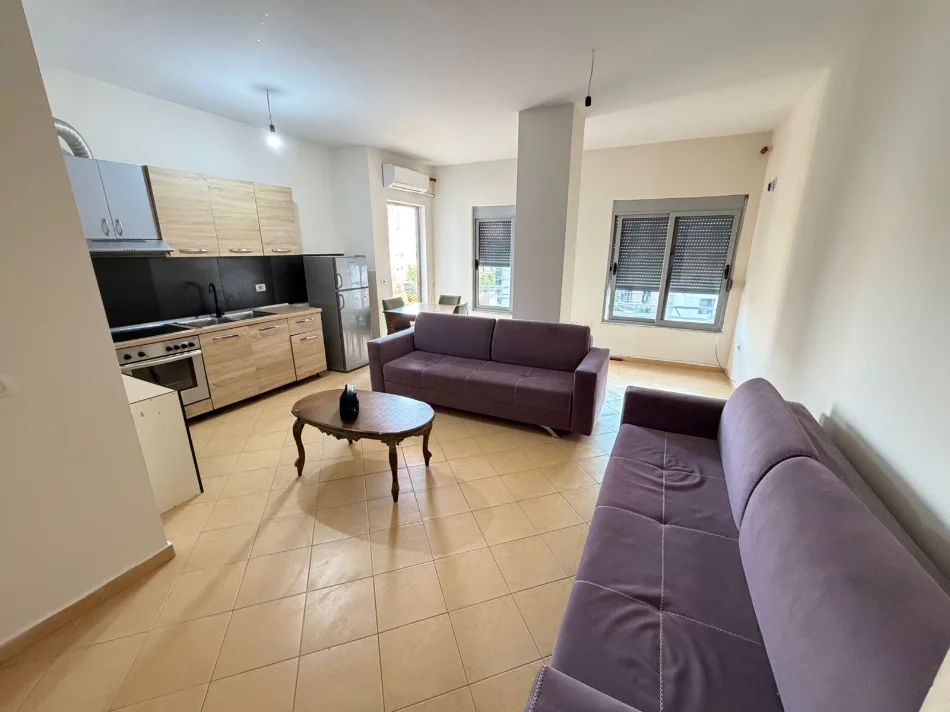 Tirane, jepet me qera apartament 1+1 Kati 3, 60 m² 💰 Çmimi: 35,000 lek / muaj (jordan misja)